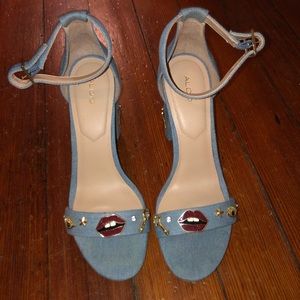Super fun open toe heeled sandals. Aldo